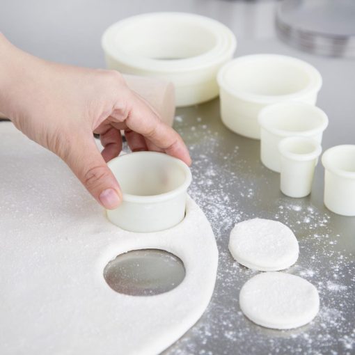 Vogue Plain Round Nylon Pastry Cutters Pack 9 (JA522)