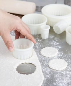 Vogue Serrated Round Pastry Cutters Nylon Pack 9 (JA523)