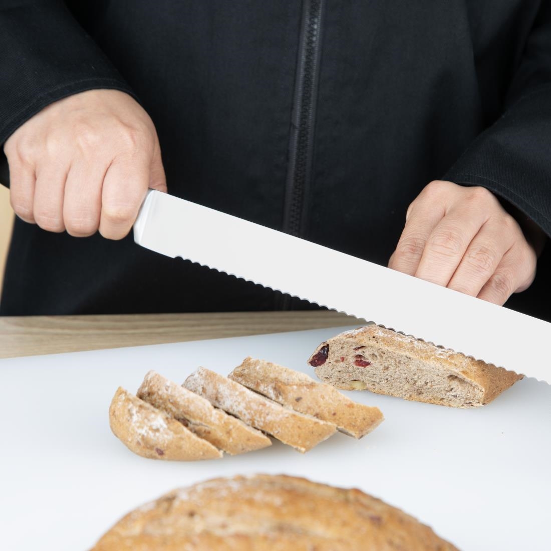 Vogue Soft Grip Serrated Slicer 30cm (JB995)