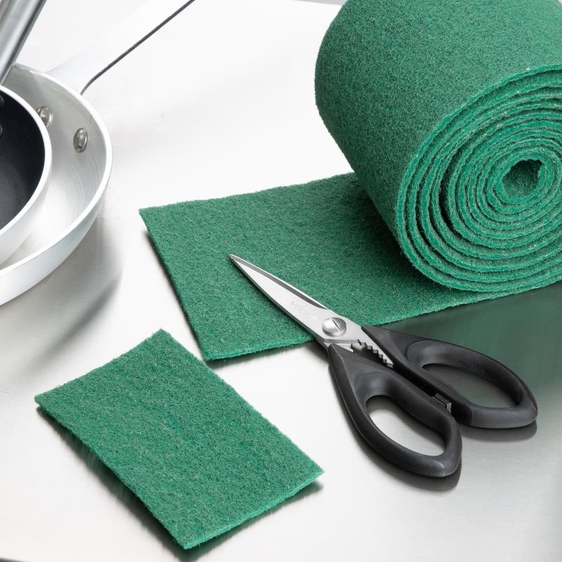 Nisbets Essentials Scouring Pad 3m Roll (JC819)
